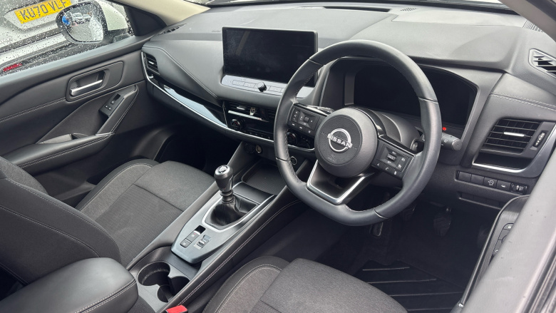 Nissan Qashqai 1.3 DiG-T MH N-Connecta 5dr Petrol Hatchback